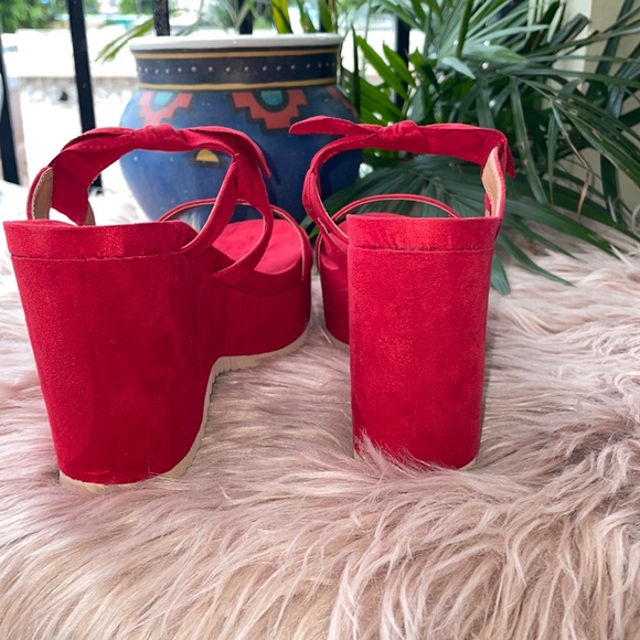 ๐ฅ Red Wedges ๐ฅ - Picture 4 of 9